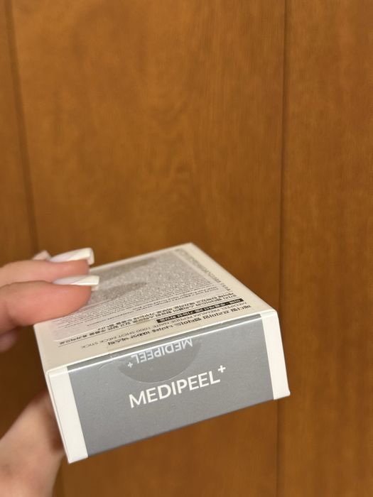 Стик за шия и деколте на марката MEDIPEEL - НОВ