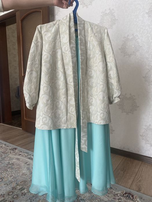 Одежда 50 размер,шуба в хорошкм состояние.phardi платье 52 р новый