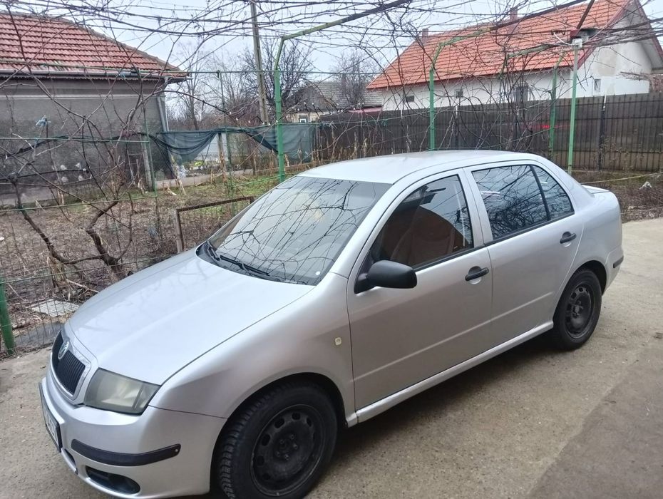 De vânzare SKODA Fabia dau la schimb pe un Logan