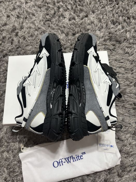 Adidasi off white be right back