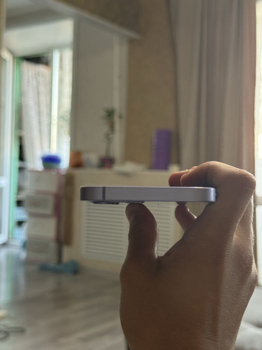 Iphone 12 perple