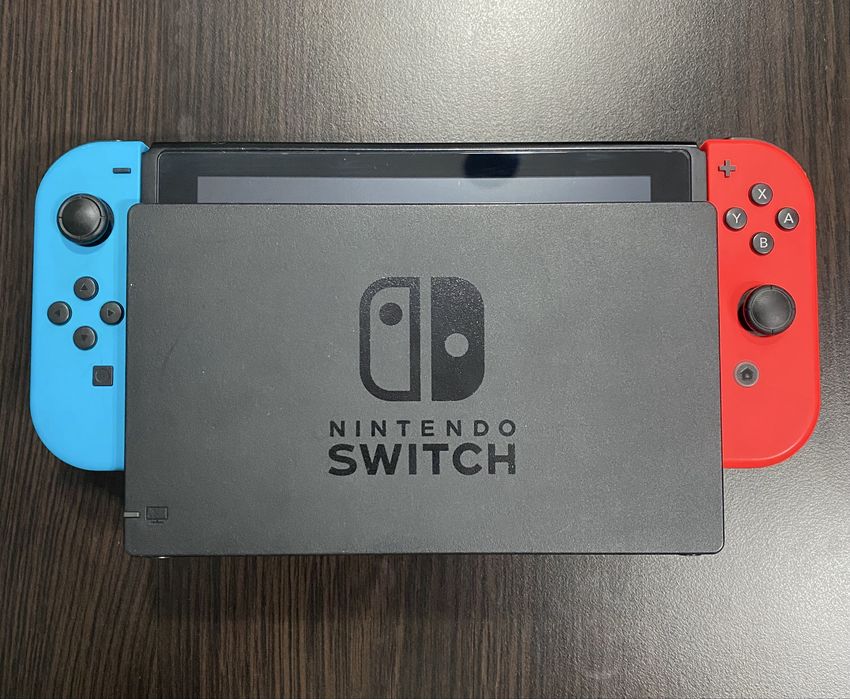 Nintendo Switch complet + multe accesorii, perfect functionale