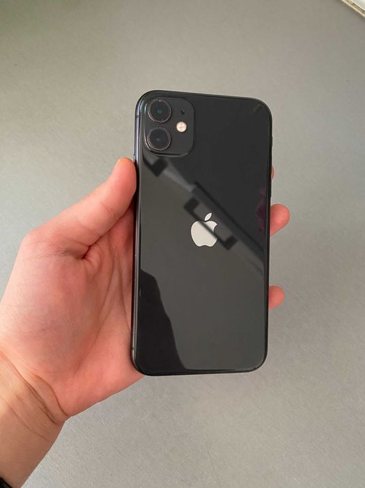 iPhone 11 -piese ( recarosare ) spate bun ! display spart