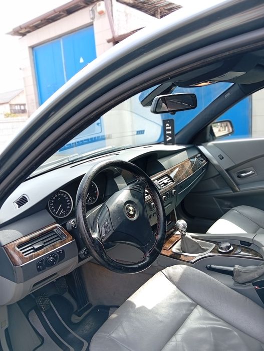 BMW e60 2005  3.0
