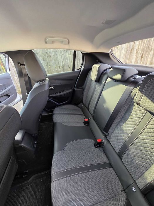 Peugeot 208 HYBRID 1.2L e-DCS6 MHEV Allure