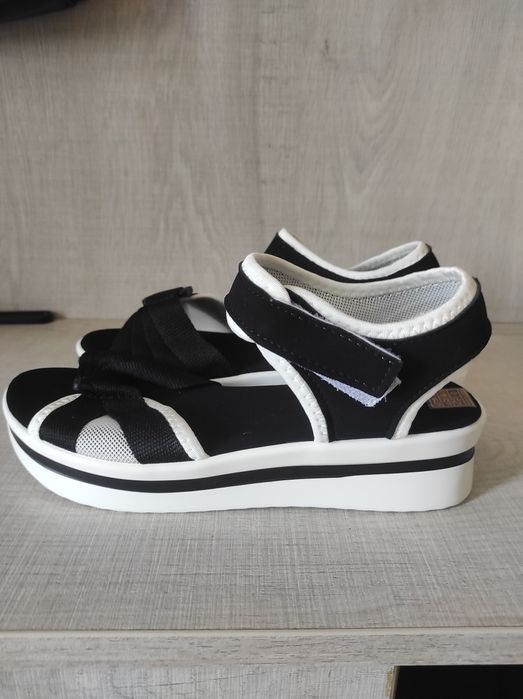 Нови сандали 39 номер