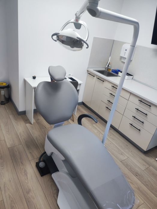 Стол за преглед с рефлектор