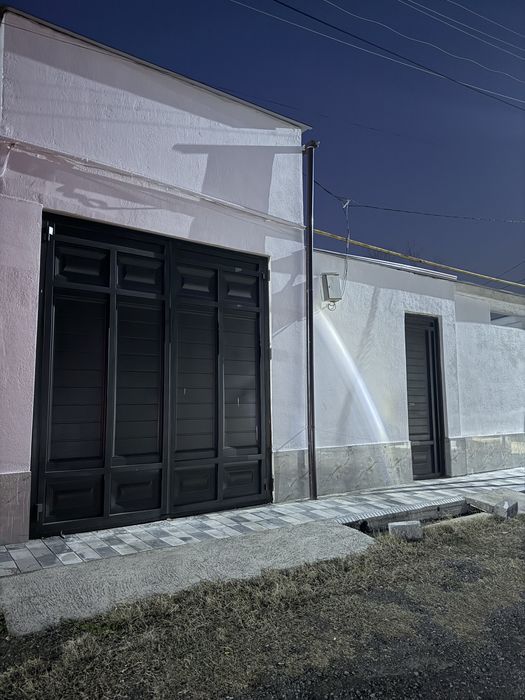 Uy sotiladi 2 sotik  Onqorgonda remontlari tayyor holati ideal