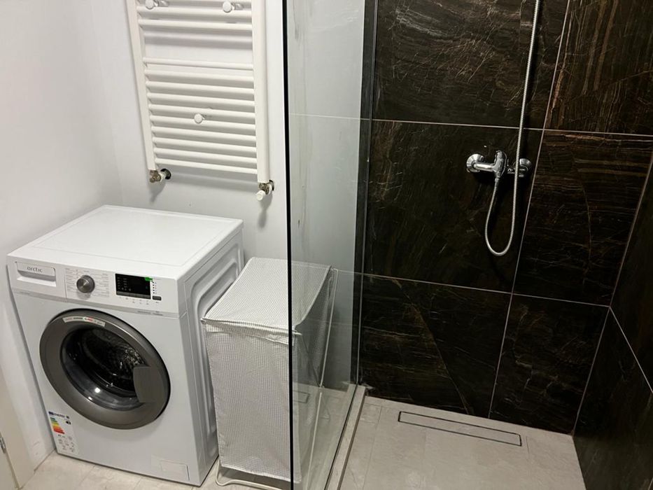 Vand garsoniera in Ploiesti complet mobilata si utilata!