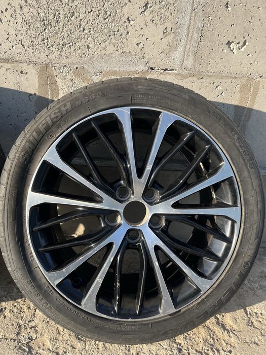 235/45/18 комплект