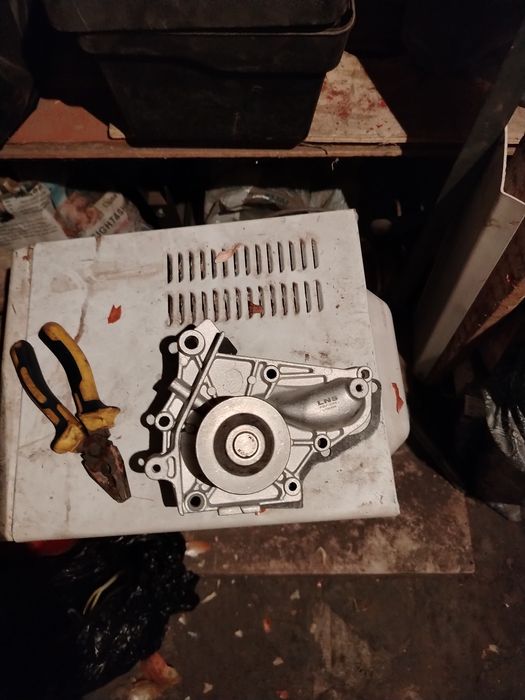 Помпа камри грация 2.2