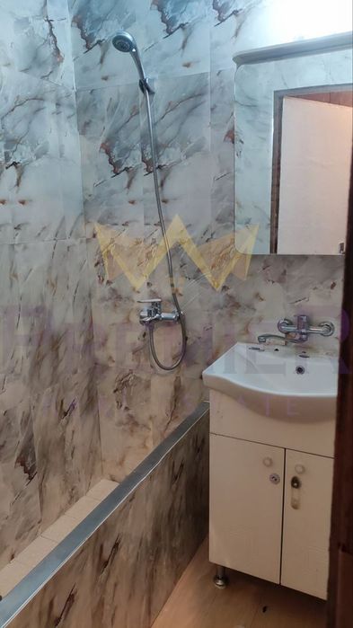 Дава се под наем Двустаен апартамент в Варна, Цветен квартал - 70 кв.м за 382.5 € - Снимка #4