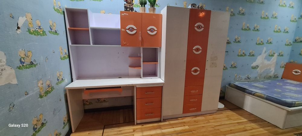 Отдам даром детскую мебель