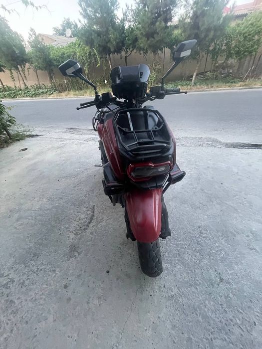 Tank motosikl sotiladi
