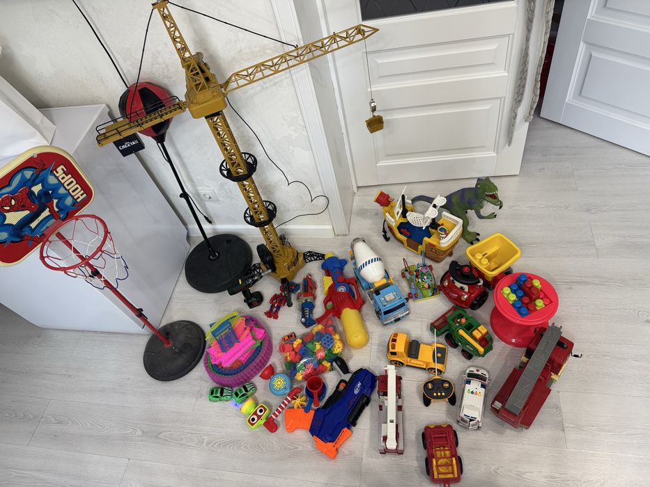 Для мальчика игрушки