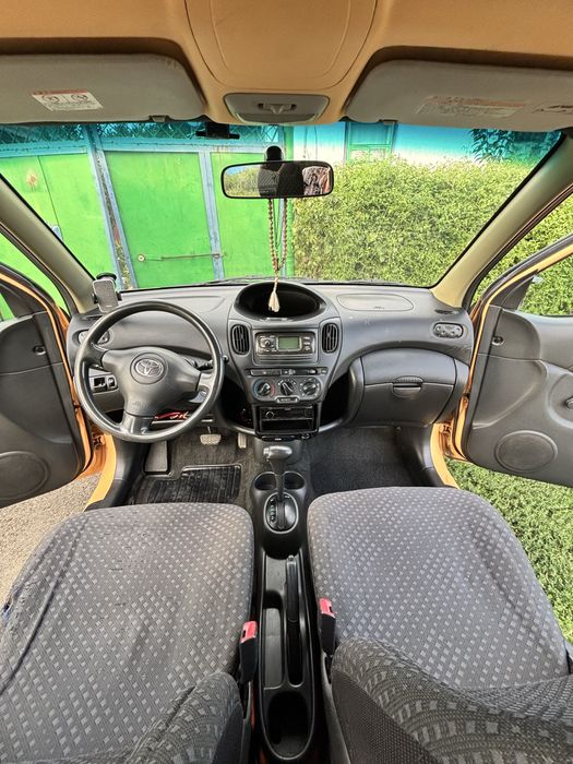 Toyota yaris verso