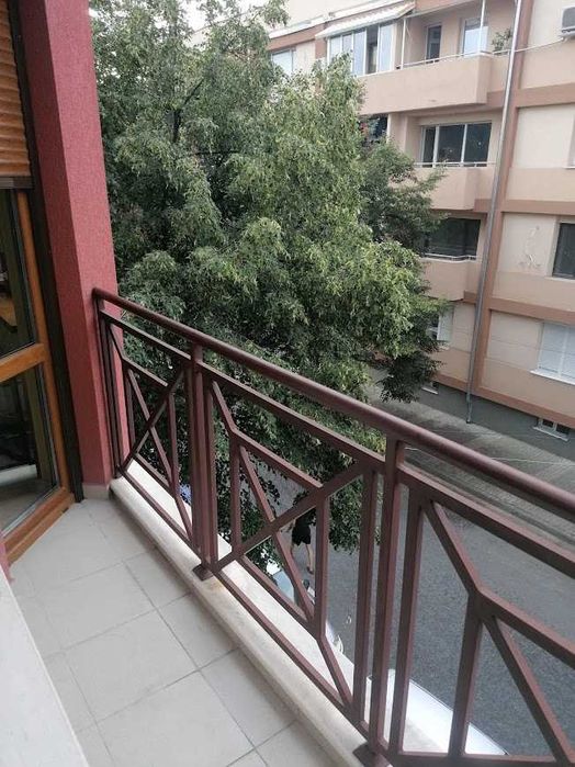 Дава се под наем Двустаен апартамент в Благоевград, Идеален център - 60 кв.м за 280.5 € - Снимка #4