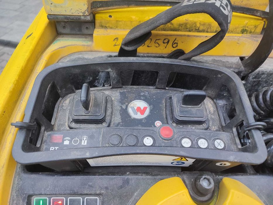 Cilindru vibro-compactor cu telecomanda Wacker Neuson RTK-SC3