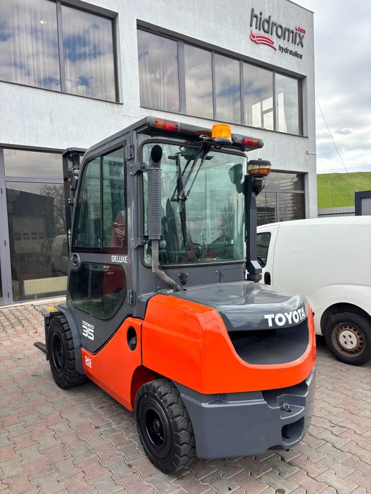 Stivuitor - Motostivuitor Toyota Diesel 3.5t Cabină An fabricație: 11/2018