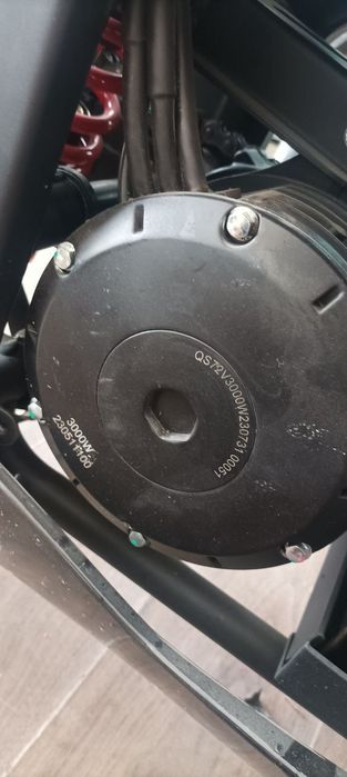 Электро мотоцикл. 3кВт на центральном моторе.
Китай. 
Раскрас K