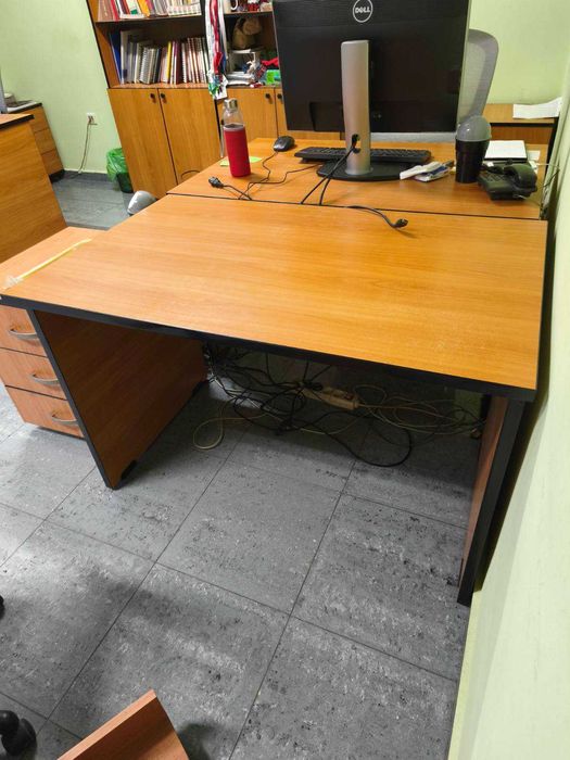 Продавам офис бюра – 3 броя
