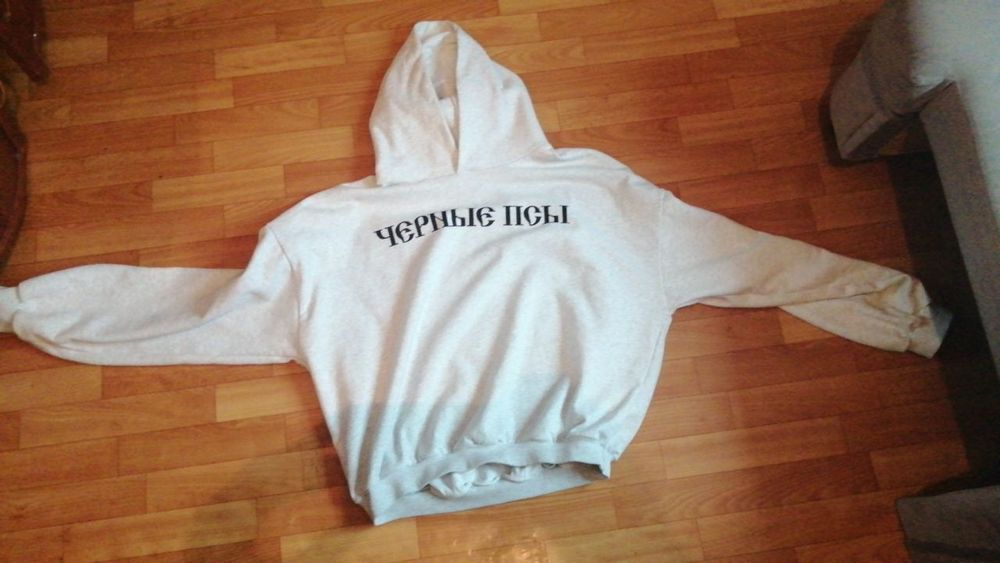 Худи чёрные псы.