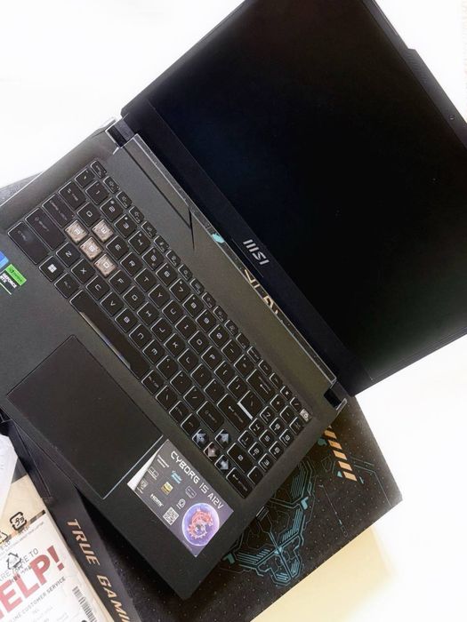 MSI Cyborg 15 A12VF — i7 / RTX 4060 торг уместен!!