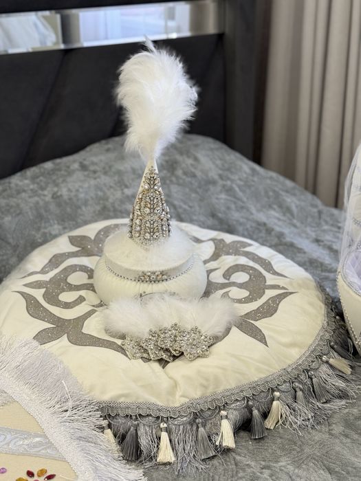 Корзина , қоржын , сәукеле көрпешесі