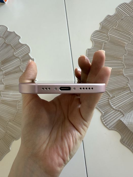 Продам iphone 15 128 gb