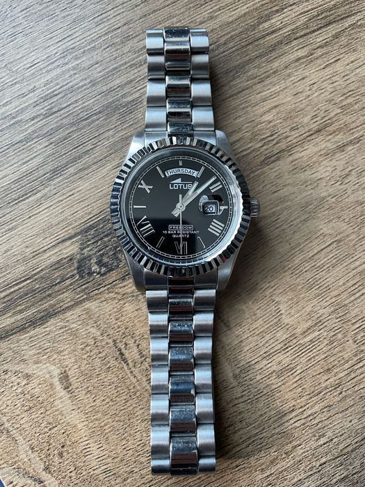 Часовник Lotus Freedom