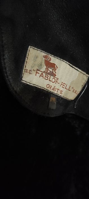 Cojoc, palton, pardesiu de iarnă cu glugă, lung, din blană naturală