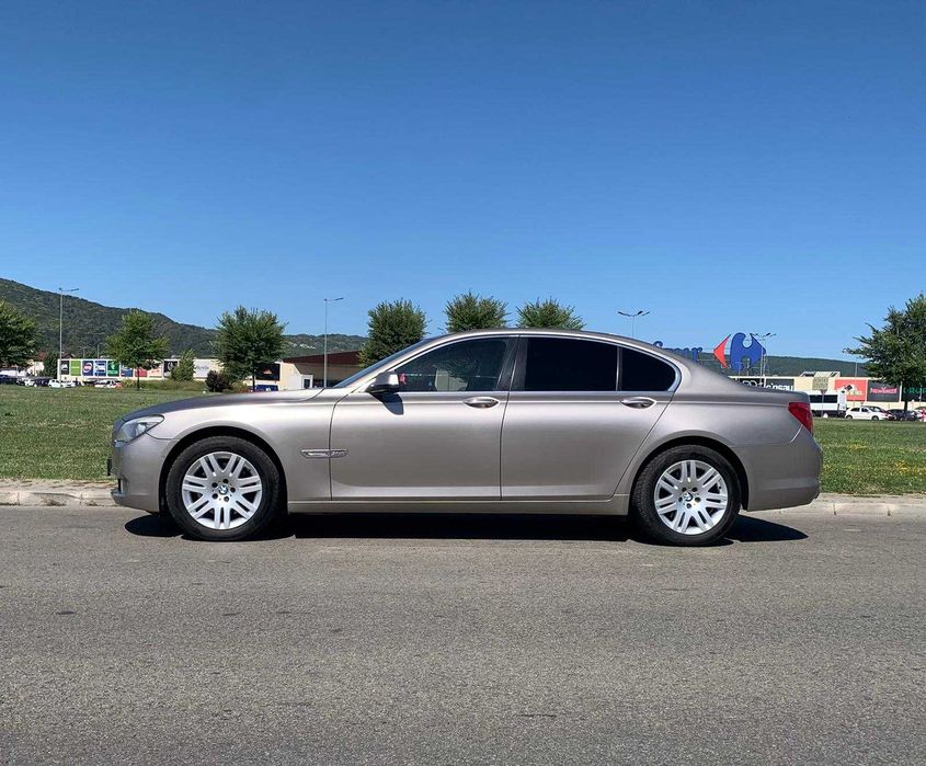 BMW 740 Xd  02.2011  4 butoane , revizii cu istoric BMW