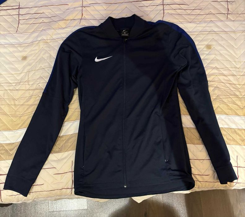 Спортно горнище Nike