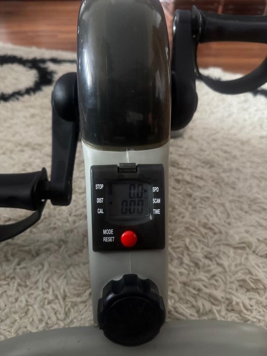 Minibicicleta echipată cu display