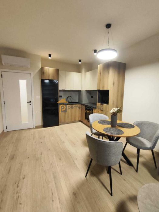 Дава се под наем Двустаен апартамент в Пловдив, Кършияка - 65 кв.м за 648.21 € - Снимка #1