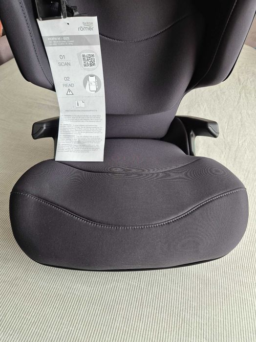 Ново детско столче Britax Römer Kidfix M i-Size (3.5 - 12год) с ISOFIX - имам в черно и сиво