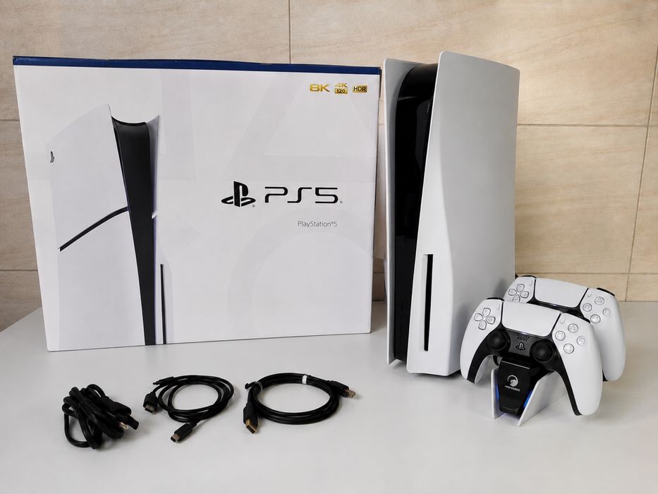 PlayStation 5 (PS5) с дисководом + 2 геймпада + коробка