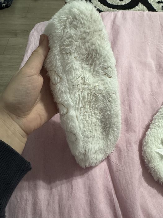 Slapi  papuci pufosi de casa