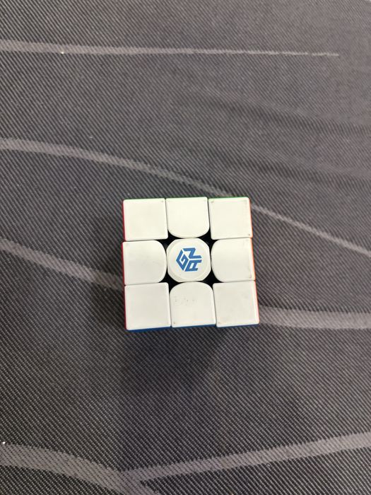 Кубик рубик gan 3 на 3