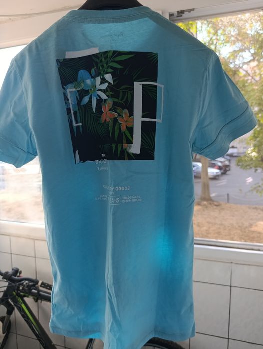 Vând tricou original modern cu imprimeu fata- spate