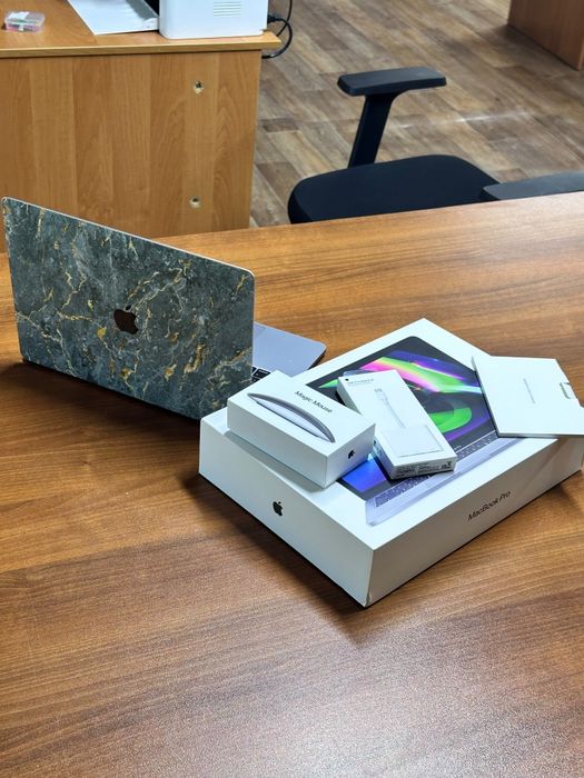 MacBook Pro 13″ на Apple M1 
Продаю MacBook Pro