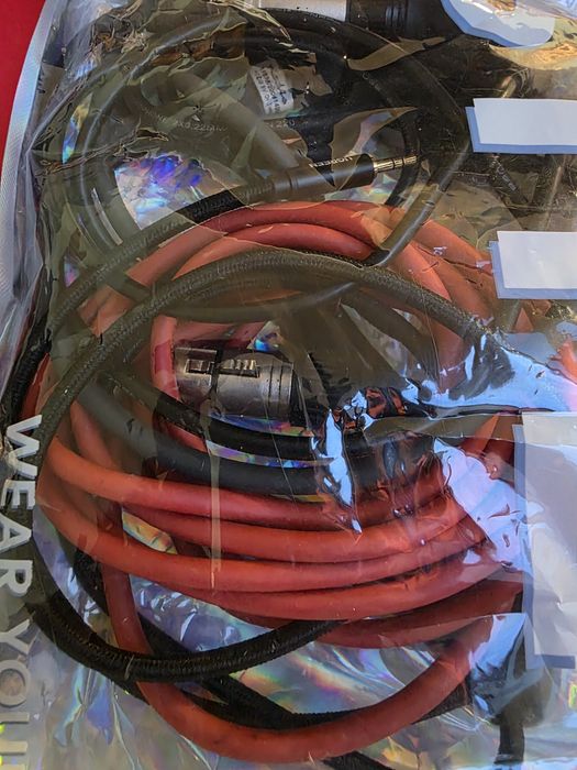 Microfon si interfață audio de studioul