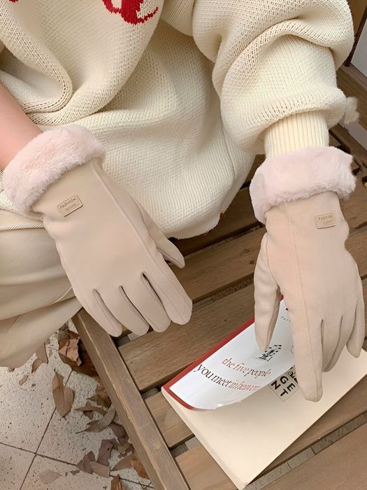 Женские кожаные перчатки с утеплителем и мехом. сенсорные