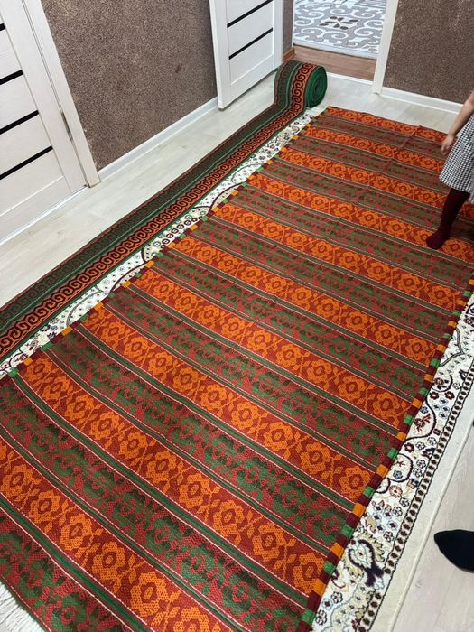 Ала-теру алаша сатылады. Кол онер