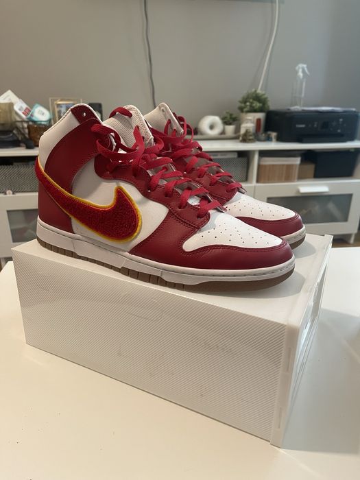 Nike dunk high gym red