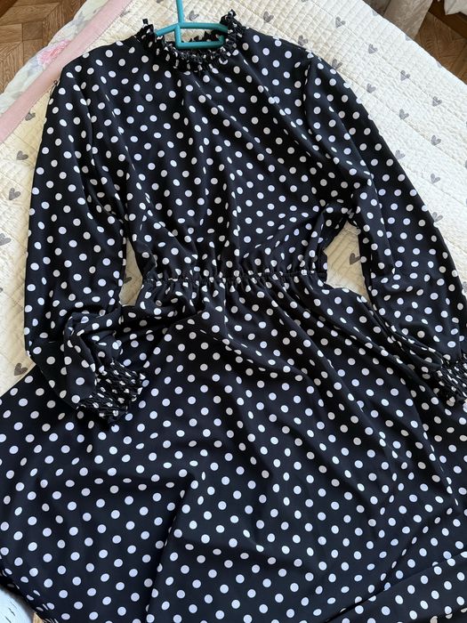 женское платье 50-52 размеров