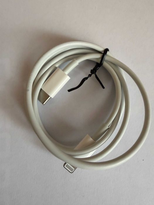 Продавам мобилен телефон Apple iPhone 13 (128ГБ)