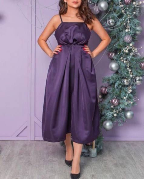 Розовое платье французской длины