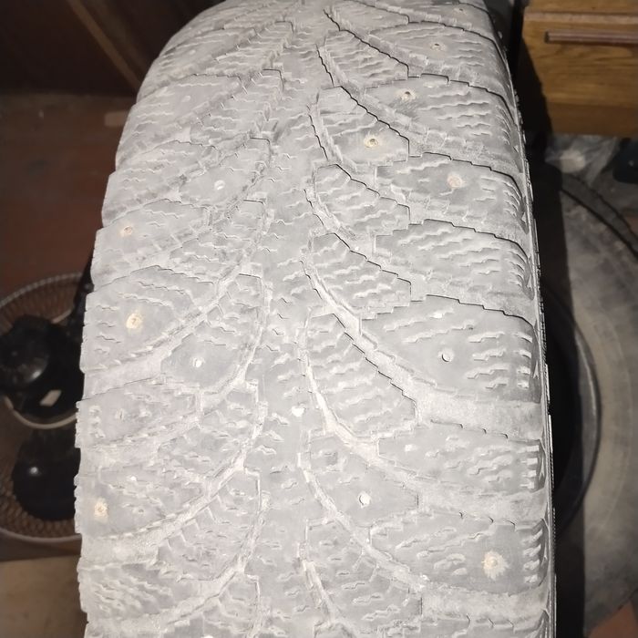 Продам комплект зимней резины