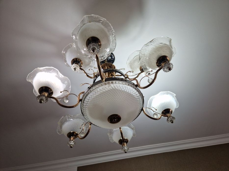 Люстра срочна продам!